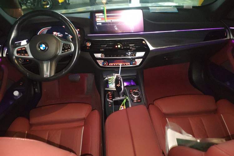 Used BMW 5 Series 2022 Second Facelift 530Li Luxury Version M Sport Package Center Console