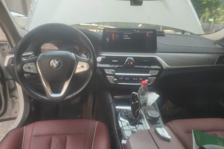 Used BMW 5 Series 2022 530Li Leading Luxury Package Center Console
