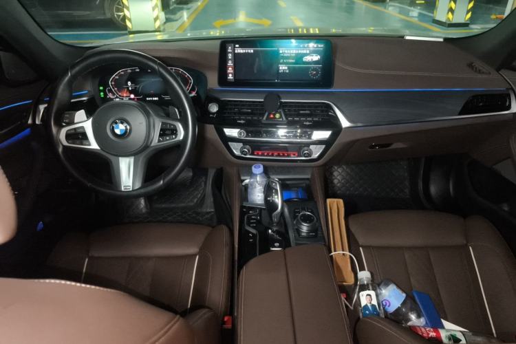 Used BMW 5 Series 2022 Second Facelift 530Li Luxury Version M Sport Package Center Console