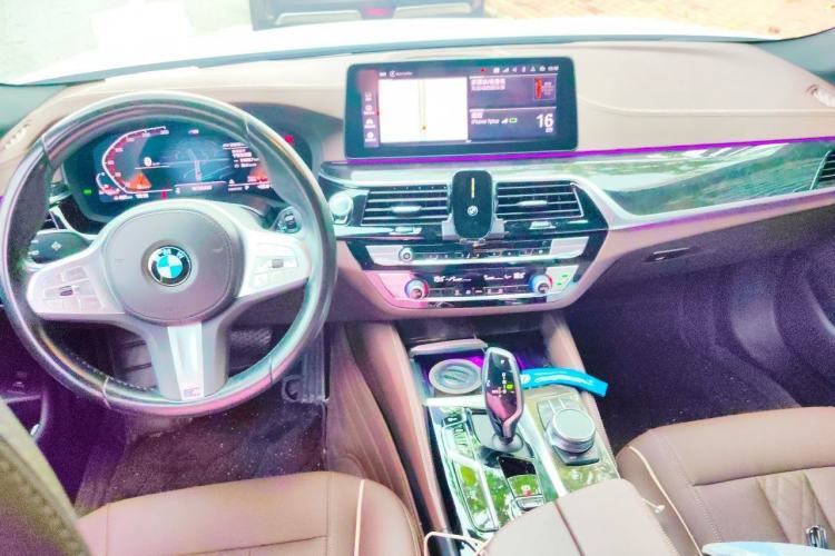 Used BMW 5 Series 2022 Second Facelift 525Li M Sport Package Center Console