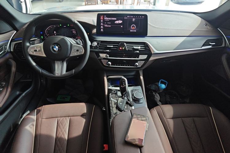 Used BMW 5 Series 2022 Second Facelift 530Li Leading Edition M Sport Package Center Console