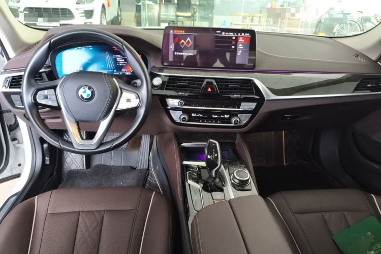 Used BMW 5 Series 2022 Restyled 525Li Luxury Package Center Console