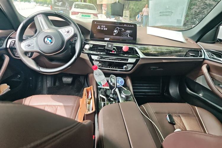 Used BMW 5 Series 2022 Second Facelift 525Li M Sport Package Center Console