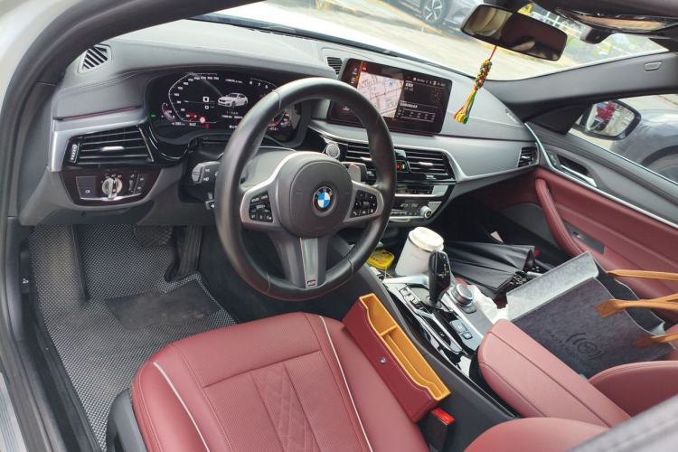 Used BMW 5 Series 2022 Restyled 530Li Leading Edition M Sport Package Center Console
