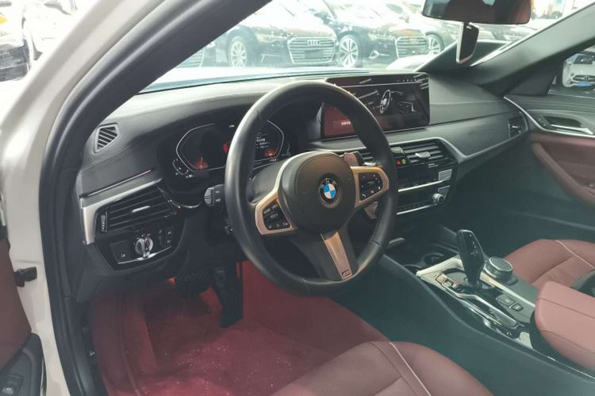 Used BMW 5 Series 2022 Restyled 530Li Leading Edition M Sport Package Center Console