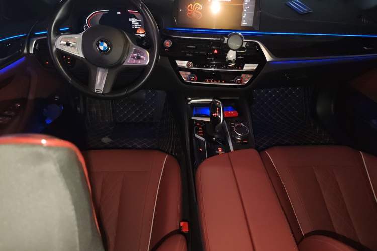 Used BMW 5 Series 2022 525Li M Sport Package Center Console