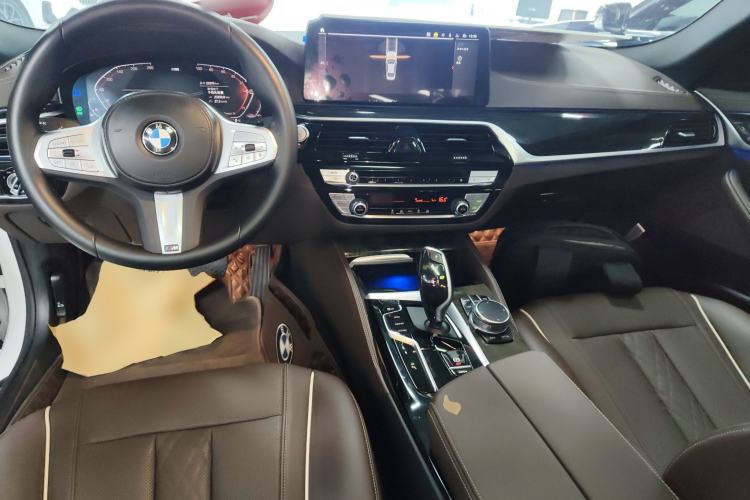Used BMW 5 Series 2022 Second Facelift 525Li M Sport Package Center Console