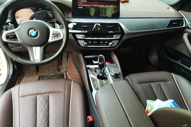 Used BMW 5 Series 2022 Second Facelift 530Li xDrive M Sport Package Center Console