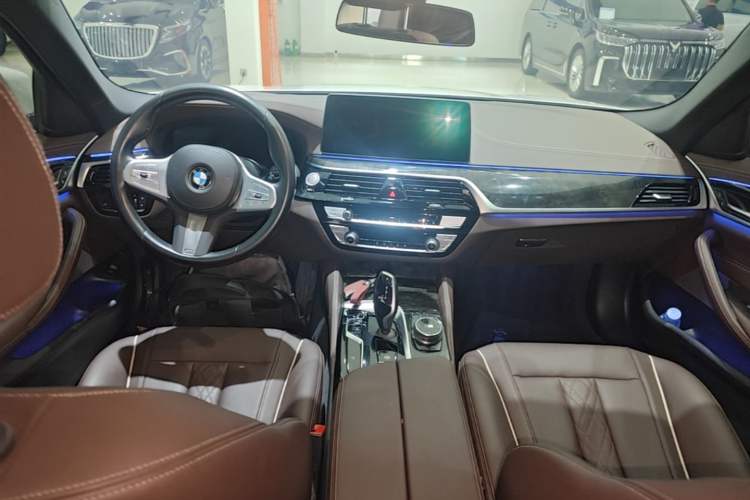 Used BMW 5 Series 2022 Second Facelift 525Li M Sport Package Center Console
