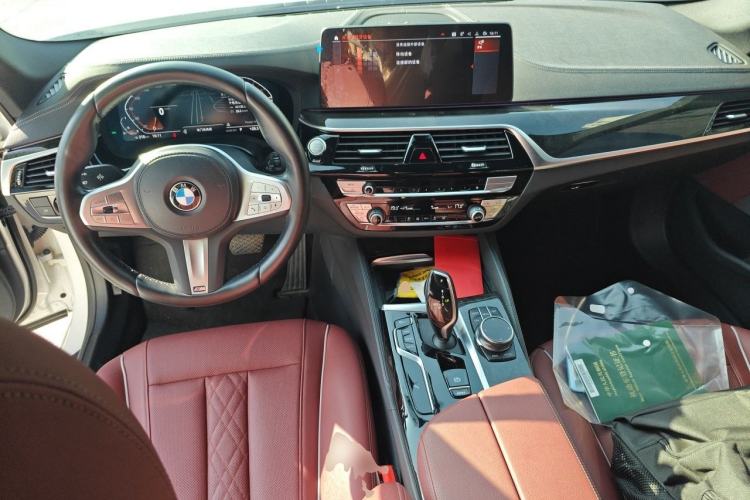 Used BMW 5 Series 2022 Second Facelift 525Li M Sport Package Center Console
