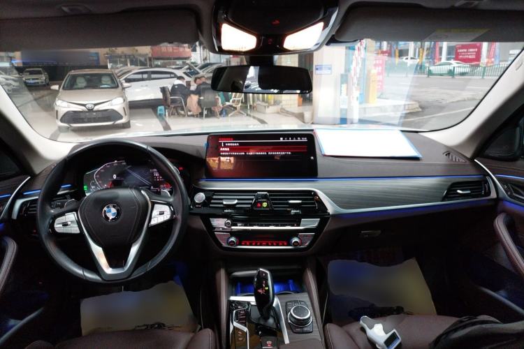 Used BMW 5 Series 2022 Second Facelift 530Li Luxury Edition Premium Package Center Console