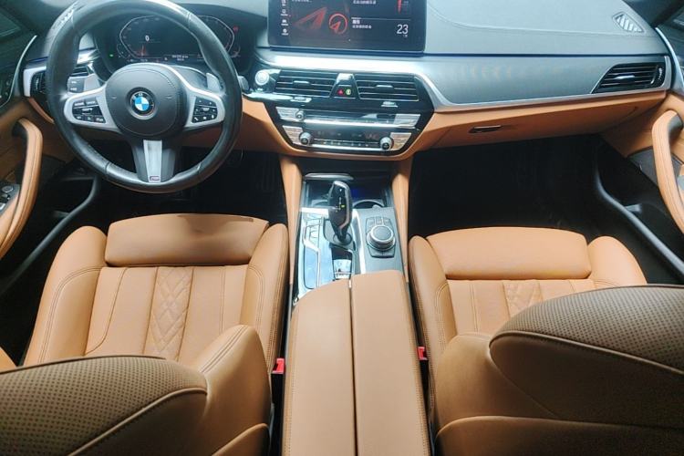 Used BMW 5 Series 2022 Updated 530i M Sport Package Center Console