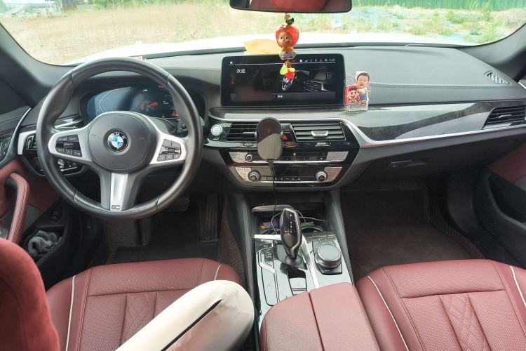 Used BMW 5 Series 2022 525Li M Sport Package Center Console
