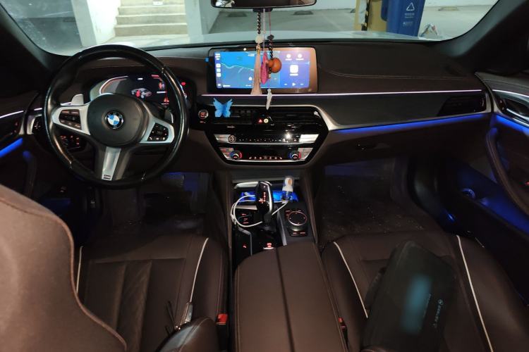 Used BMW 5 Series 2022 Restyled 530Li Leading Edition M Sport Package Center Console