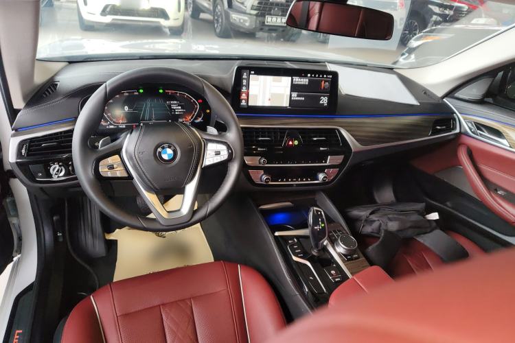 Used BMW 5 Series 2022 Second Facelift 530Li Leading Edition Luxury Package Center Console