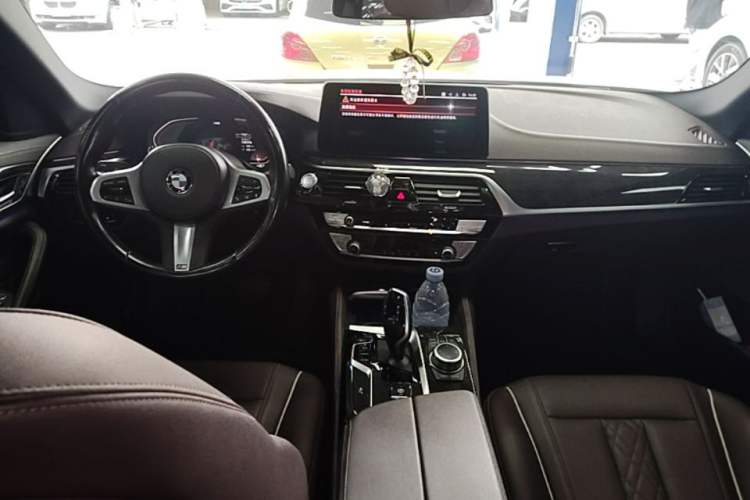 Used BMW 5 Series 2022 Restyled 525Li M Sport Package Center Console
