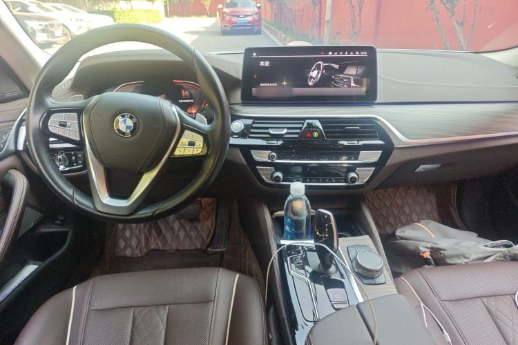 Used BMW 5 Series 2022 Second Facelift 530Li Leading Edition Luxury Package Center Console