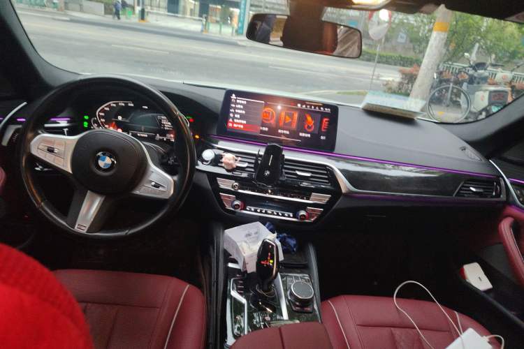 Used BMW 5 Series 2022 Second Facelift 525Li M Sport Package Center Console