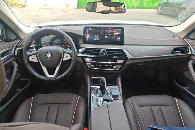 Used BMW 5 Series 2022 Updated 530Li Leading Edition Luxury Package Center Console