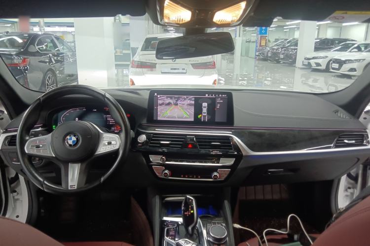 Used BMW 5 Series 2022 Second Facelift 525Li M Sport Package Center Console