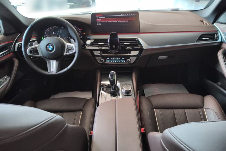 Used BMW 5 Series 2022 Second Facelift 530Li Luxury Version M Sport Package Center Console
