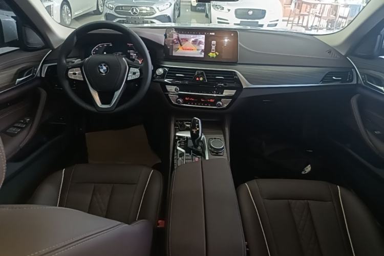 Used BMW 5 Series 2022 Updated 530Li Leading Edition Luxury Package Center Console
