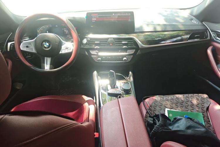 Used BMW 5 Series 2022 Second Facelift 525Li M Sport Package Center Console