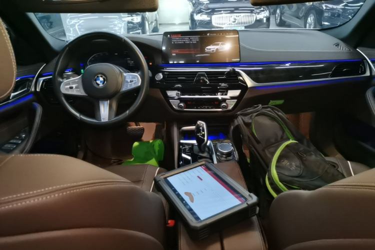 Used BMW 5 Series 2022 Second Facelift 525Li M Sport Package Center Console