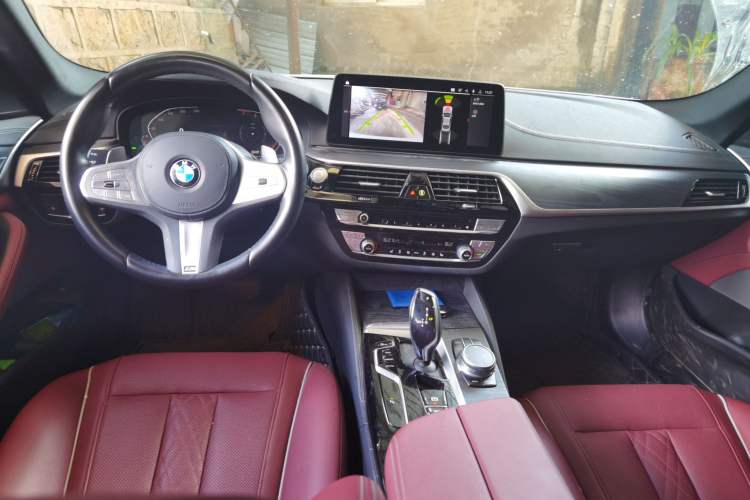 Used BMW 5 Series 2022 Second Facelift 530Li Leading Edition M Sport Package Center Console