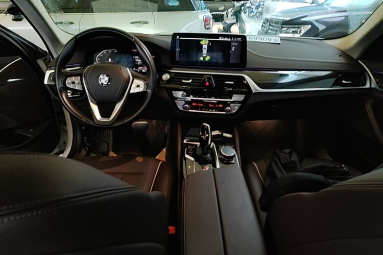 Used BMW 5 Series 2022 Restyled 525Li Luxury Package Center Console