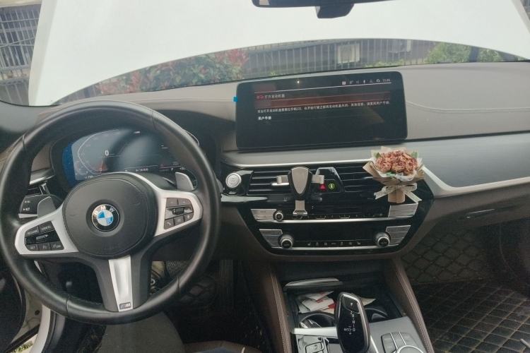 Used BMW 5 Series 2022 Restyled 530Li Leading Edition M Sport Package Center Console