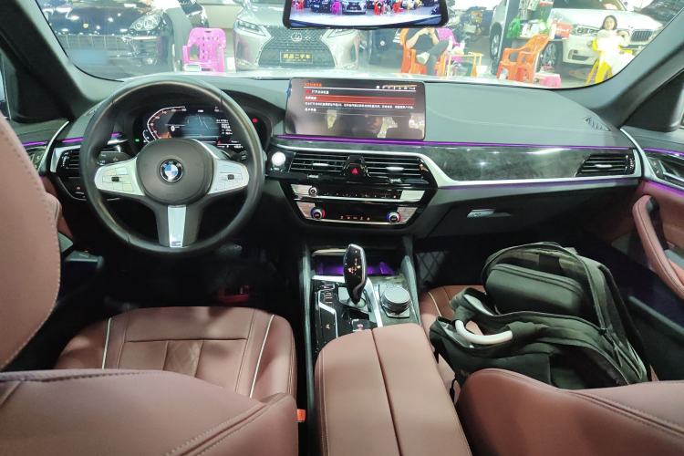 Used BMW 5 Series 2022 Second Facelift 525Li M Sport Package Center Console