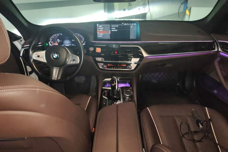 Used BMW 5 Series 2022 Second Facelift 525Li M Sport Package Center Console