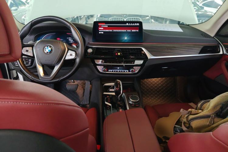 Used BMW 5 Series 2022 Second Facelift 530Li Luxury Edition Premium Package Center Console