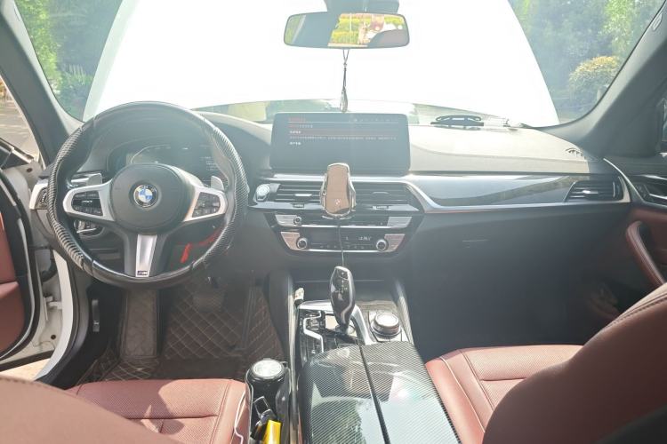 Used BMW 5 Series 2022 Restyled 530Li Leading Edition M Sport Package Center Console