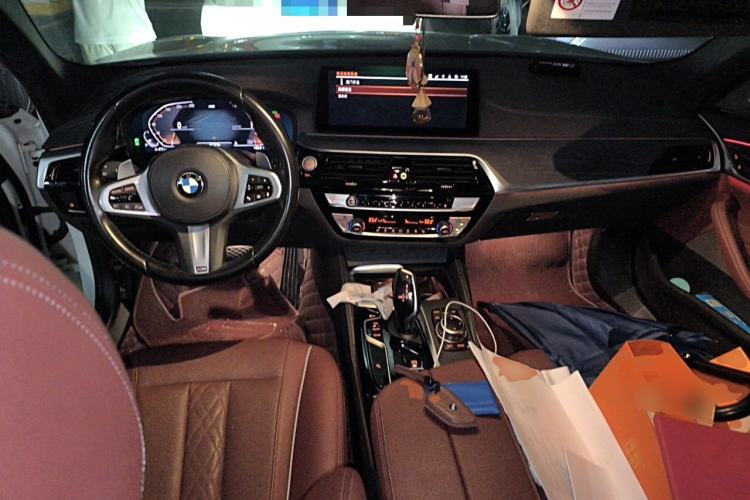 Used BMW 5 Series 2022 Restyled 530Li Leading Edition M Sport Package Center Console