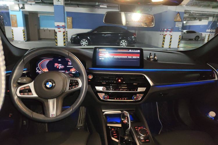 Used BMW 5 Series 2022 Second Facelift 525i M Sport Package Center Console