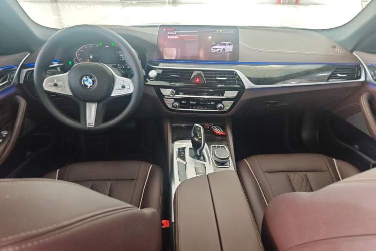 Used BMW 5 Series 2022 Second Facelift 525Li M Sport Package Center Console