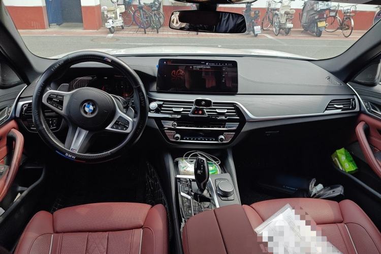 Used BMW 5 Series 2022 Second Facelift 530Li Luxury Version M Sport Package Center Console