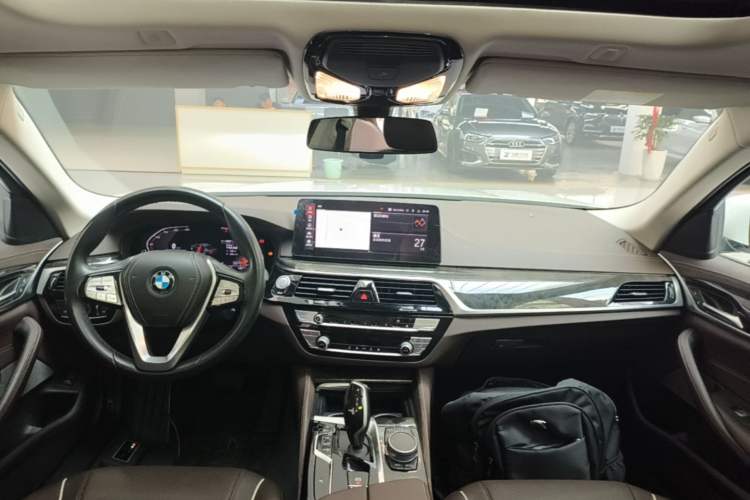 Used BMW 5 Series 2022 525Li Luxury Package Center Console