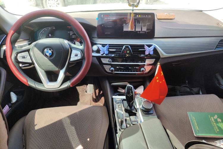 Used BMW 5 Series 2022 Second Facelift 530Li xDrive Luxury Package Center Console