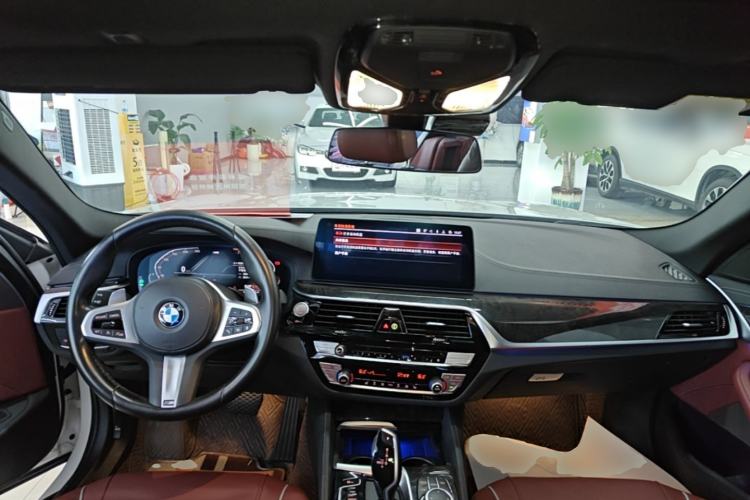 Used BMW 5 Series 2022 Restyled 530Li Leading Edition M Sport Package Center Console