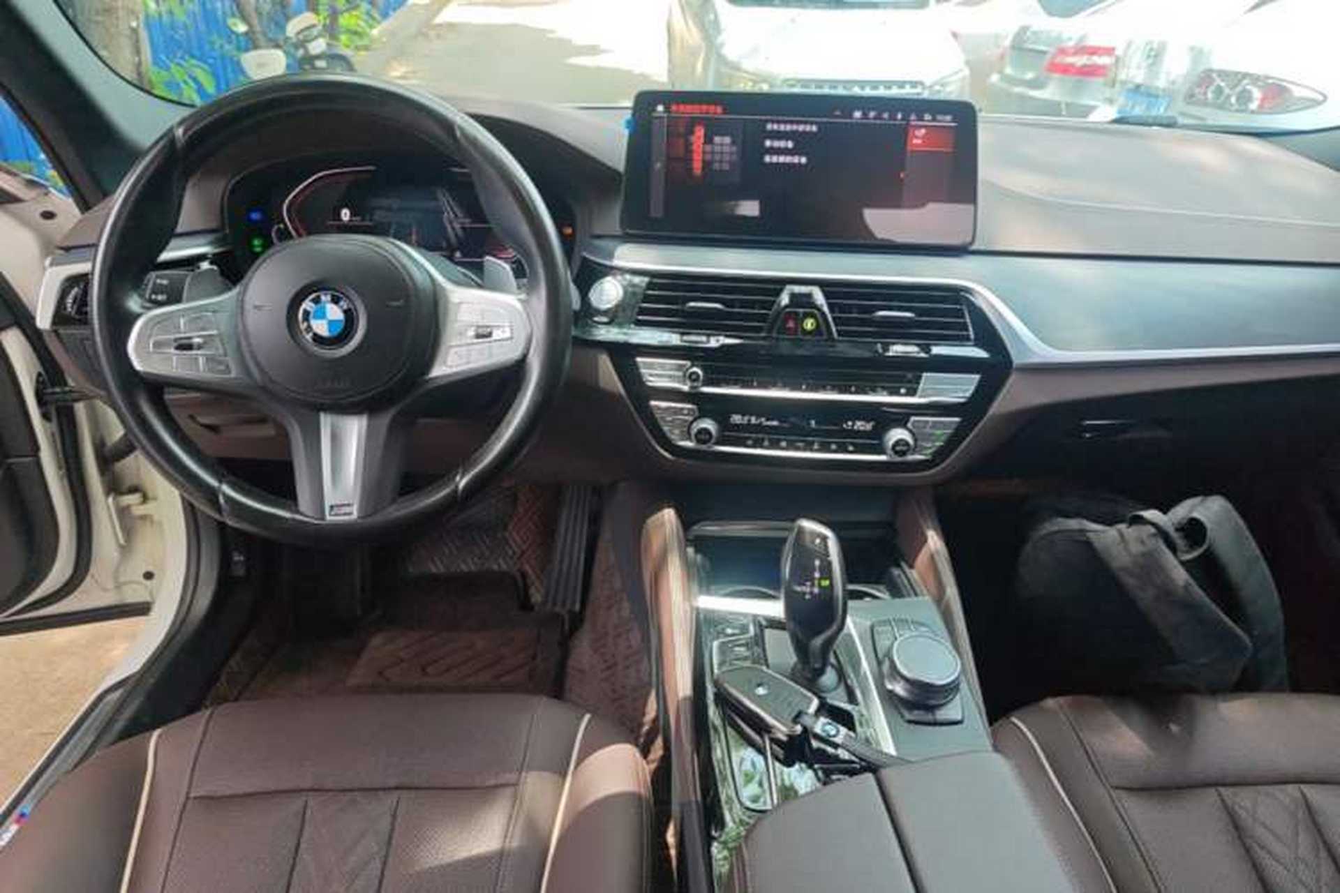 Used BMW 5 Series 2022 Second Facelift 530Li Leading Edition M Sport Package Center Console