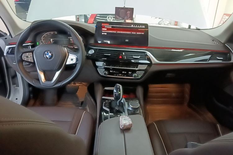 Used BMW 5 Series 2022 Second Facelift 525Li Luxury Package Center Console