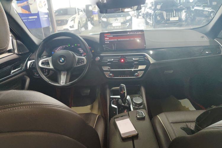 Used BMW 5 Series 2022 Restyled 525Li M Sport Package Center Console