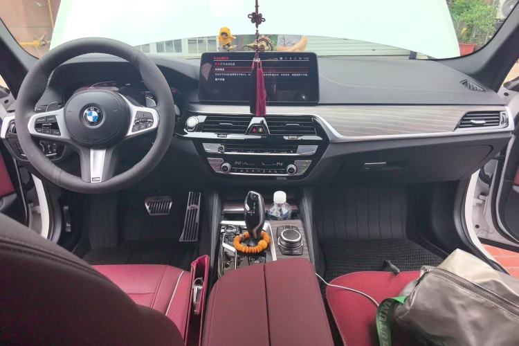 Used BMW 5 Series 2022 Restyled 530Li Leading Edition M Sport Package Center Console