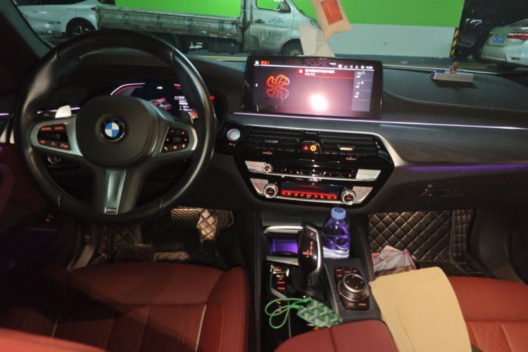 Used BMW 5 Series 2022 Second Facelift 530Li Luxury Version M Sport Package Center Console