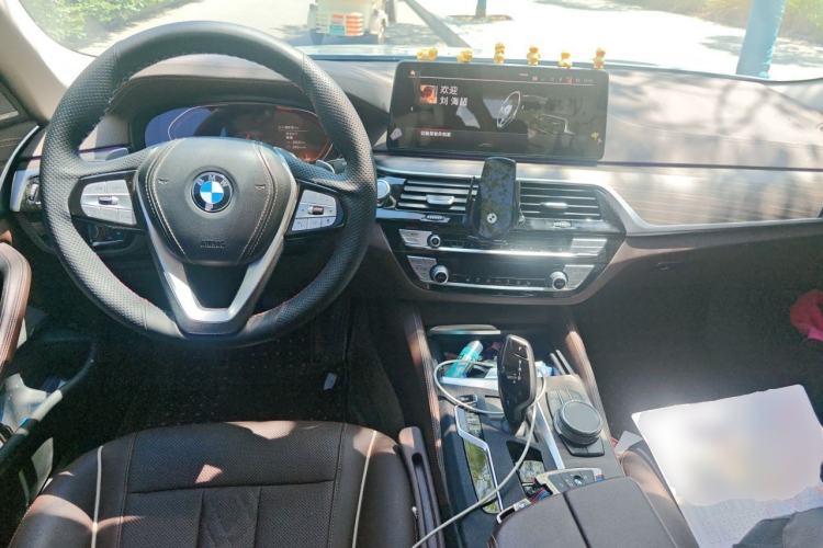 Used BMW 5 Series 2022 530Li Leading Luxury Package Center Console