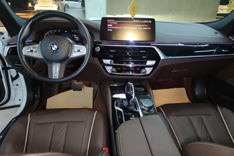 Used BMW 5 Series 2022 Second Facelift 525Li M Sport Package Center Console