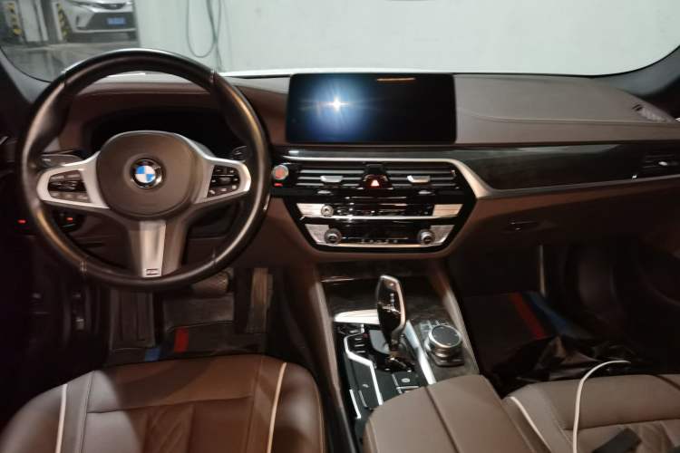 Used BMW 5 Series 2022 Restyled 525Li M Sport Package Center Console